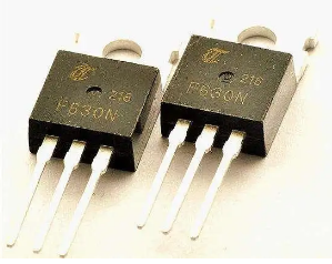 MOS管（Metal-Oxide-Semiconductor Field-Effect Transistor）实拍图片三